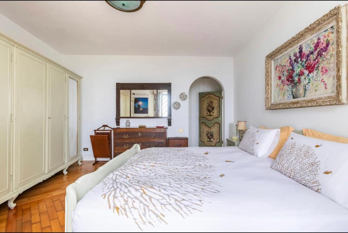 Sea View Suite Apartment In Historic Villa, Exclusive Experience Imperia Exteriör bild